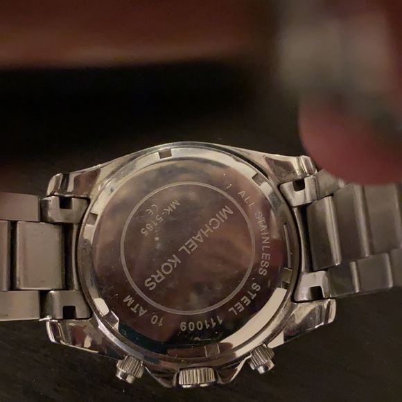 Michael Kors silver watch - Picture 4 of 4